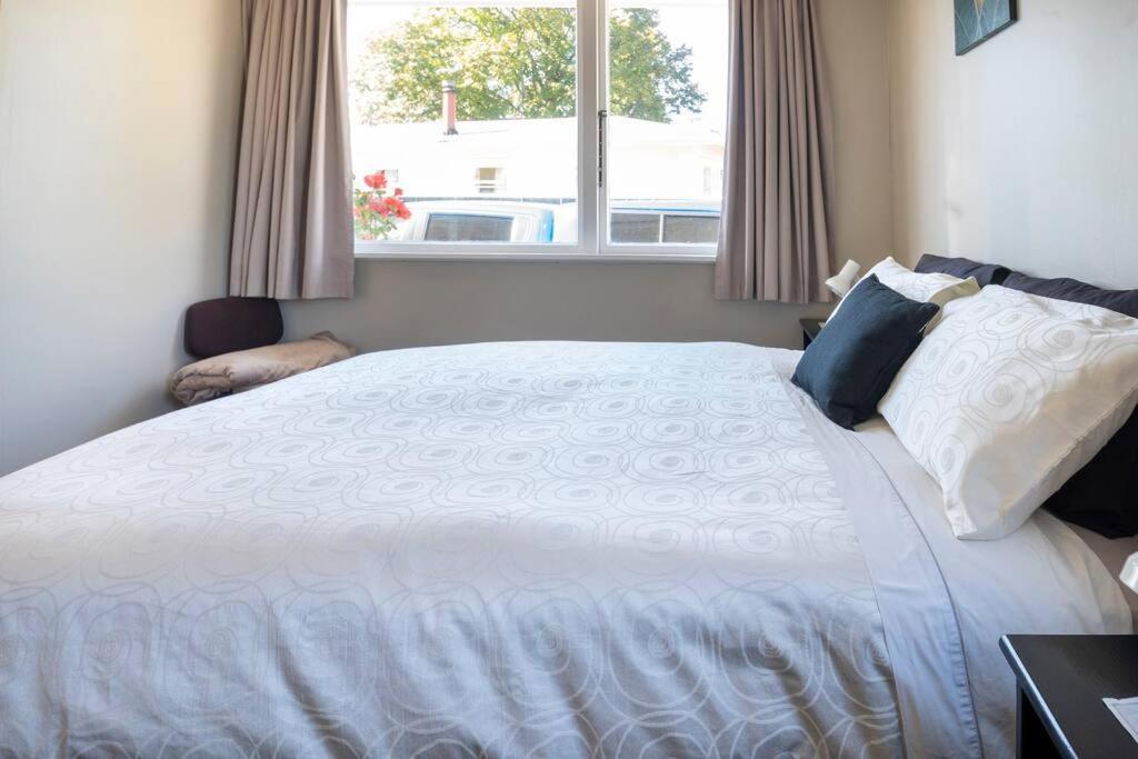Turangi Home Family Size Taupo Exterior photo